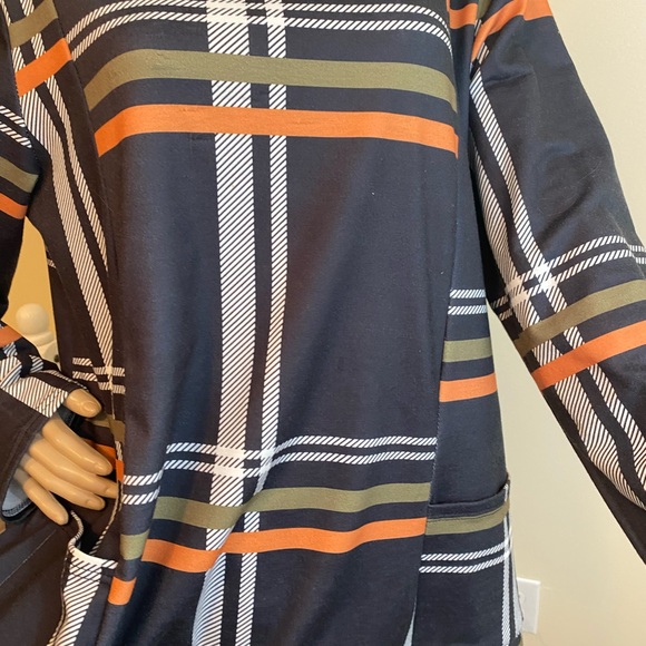 K R L Dress - Picture 4 of 10